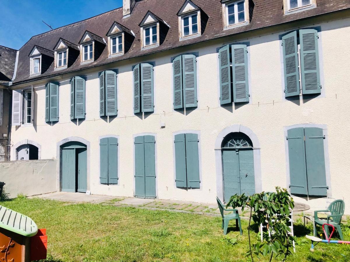 Une Maison De Famille Oloron-Sainte-Marie Dış mekan fotoğraf